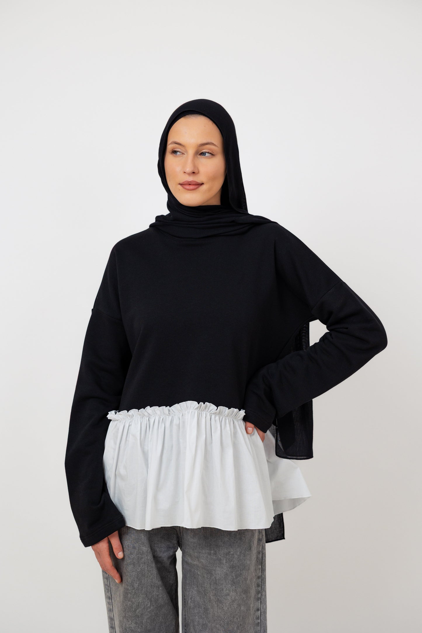 Ruffle Sweatshirt in Black