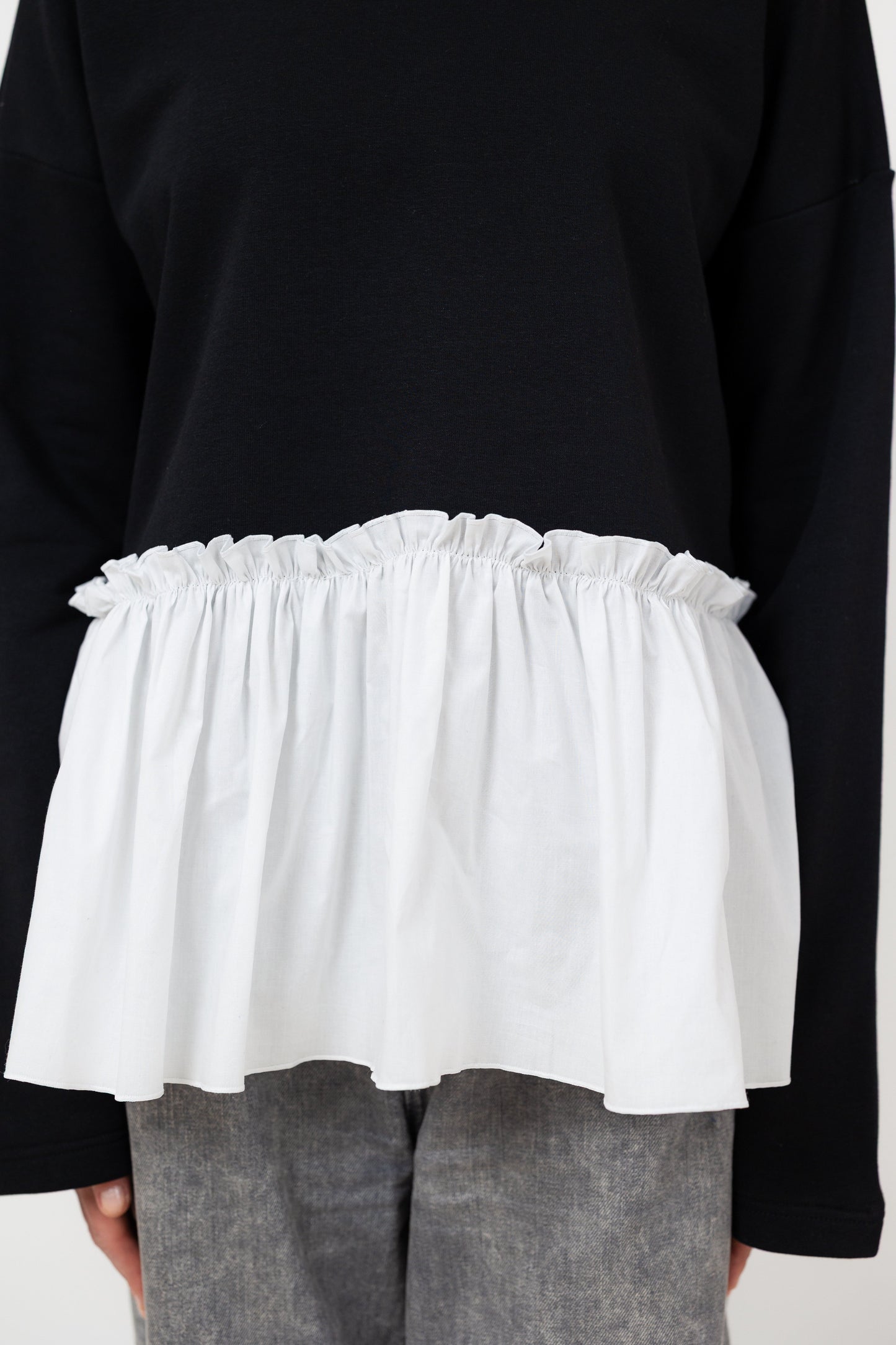 Ruffle Sweatshirt in Black