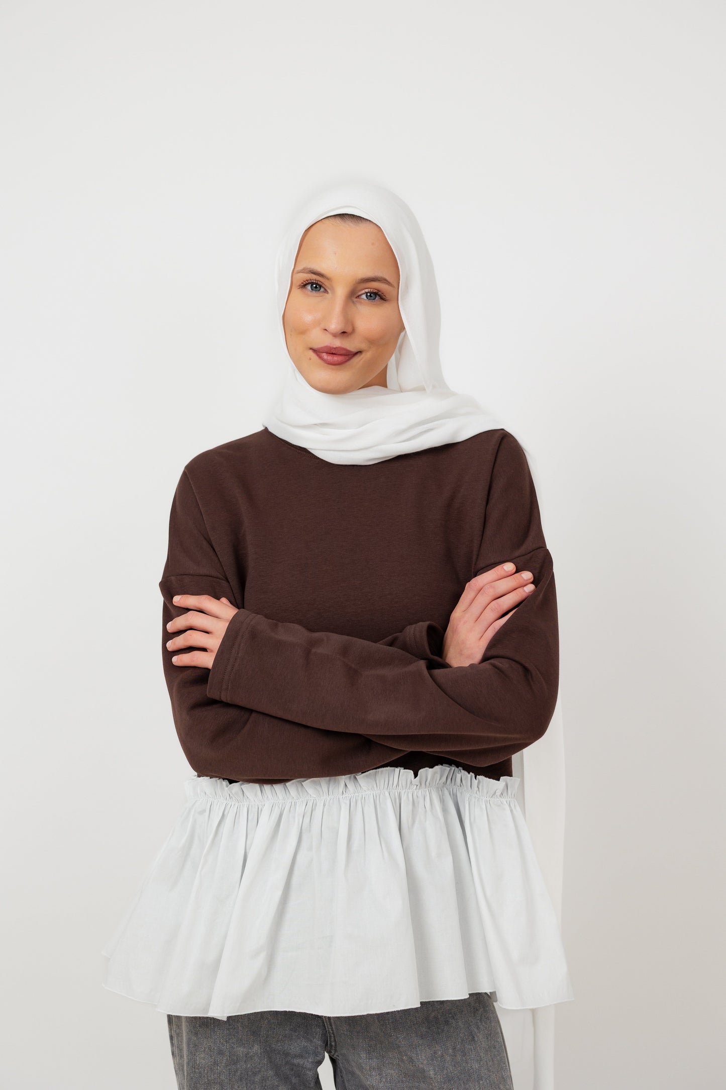 Ruffle Sweatshirt in Brown