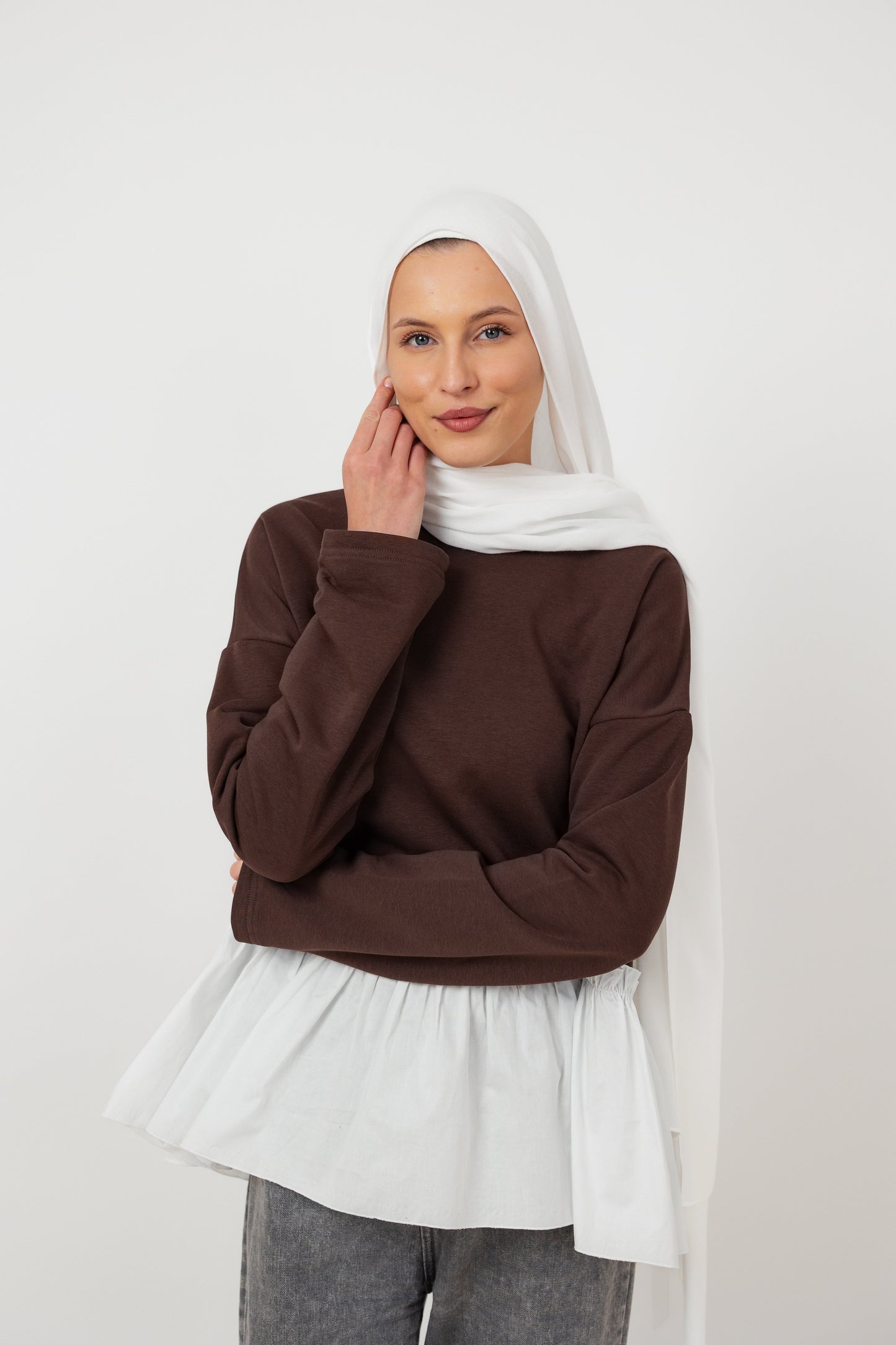 Ruffle Sweatshirt in Brown