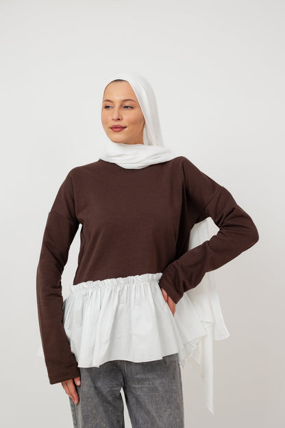 Ruffle Sweatshirt in Brown