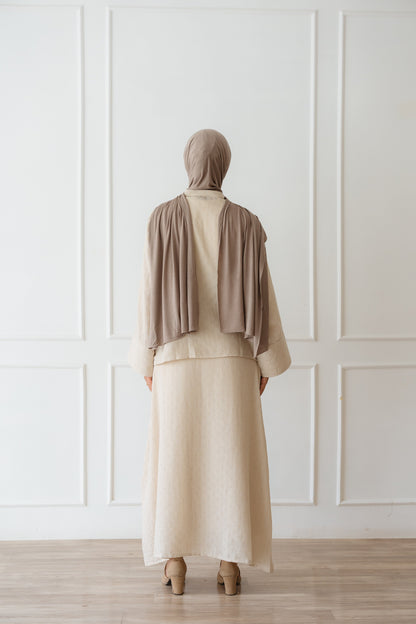 Weekend Linen Set In Beige