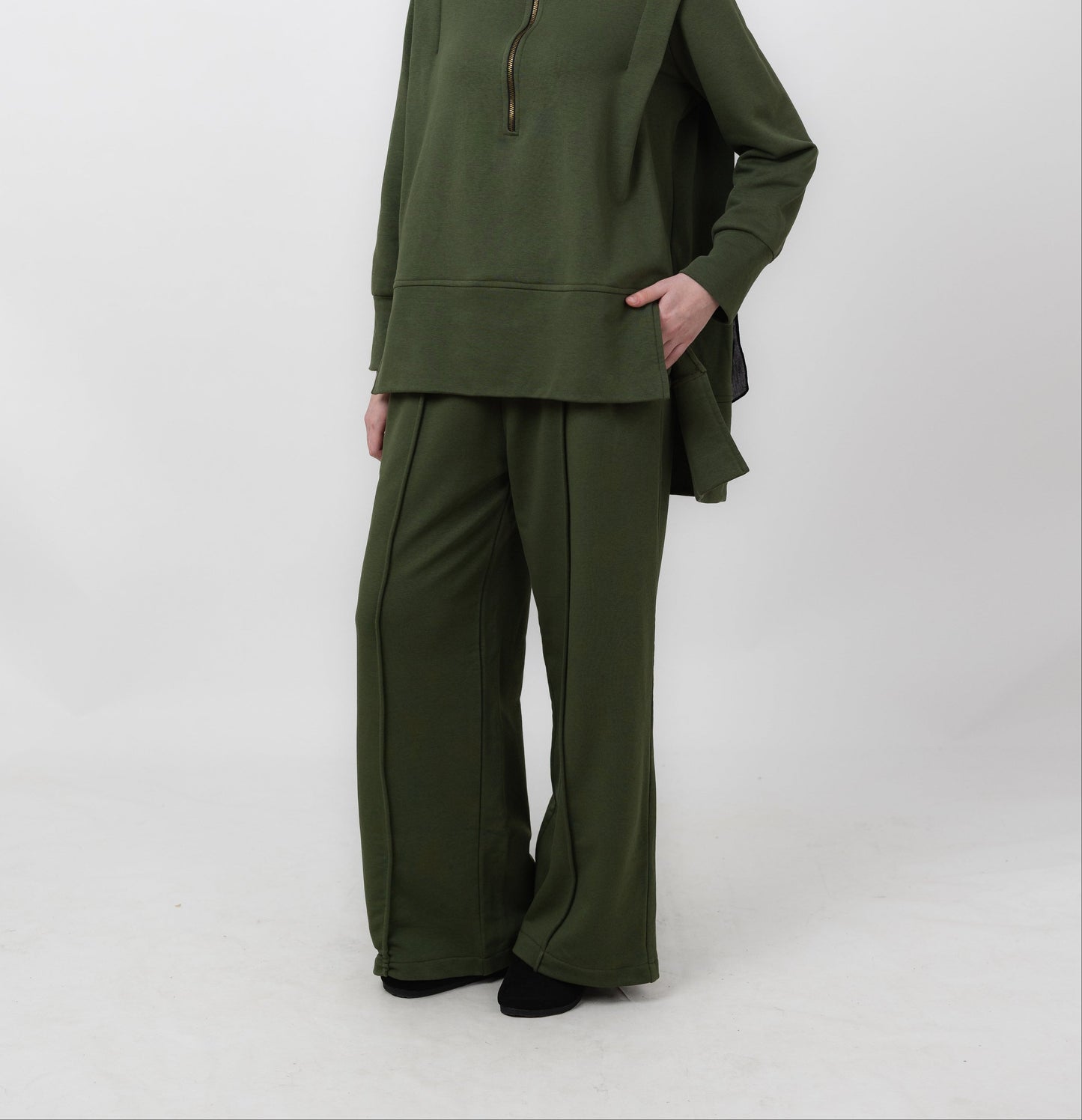 Ease Wide pants in Olive